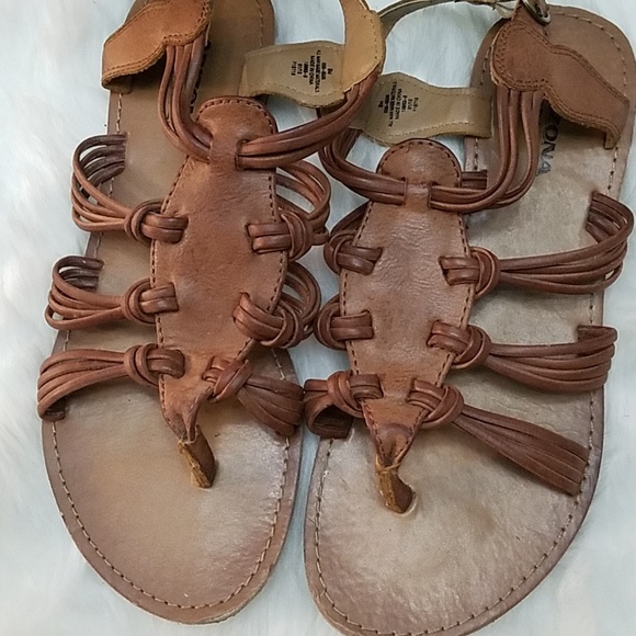 Strappy sandals - Picture 3 of 3